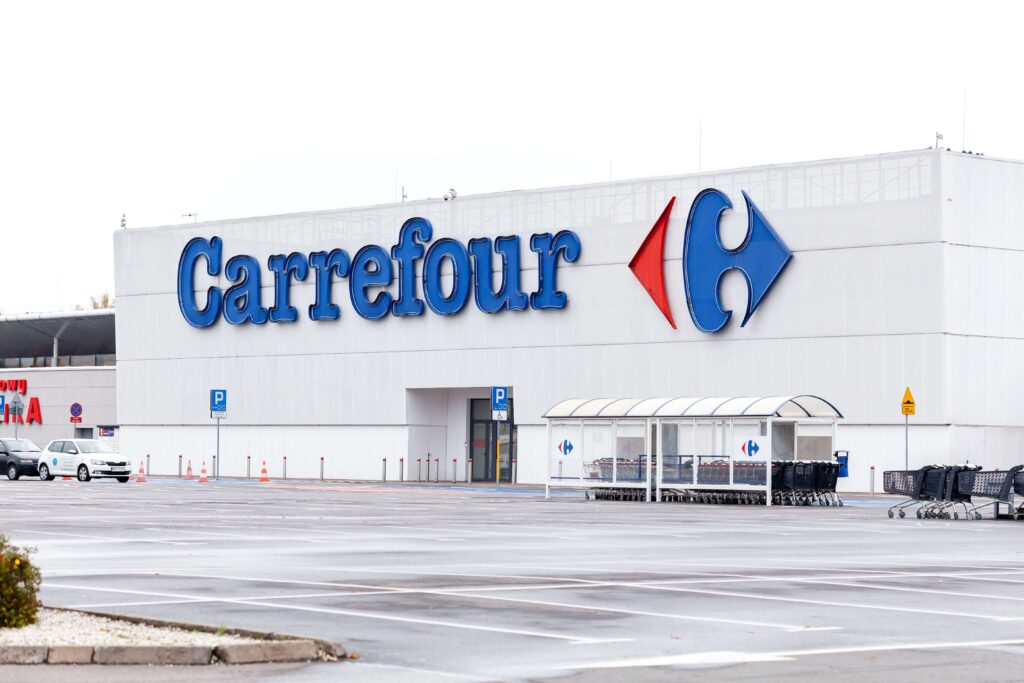 Carrefour signage