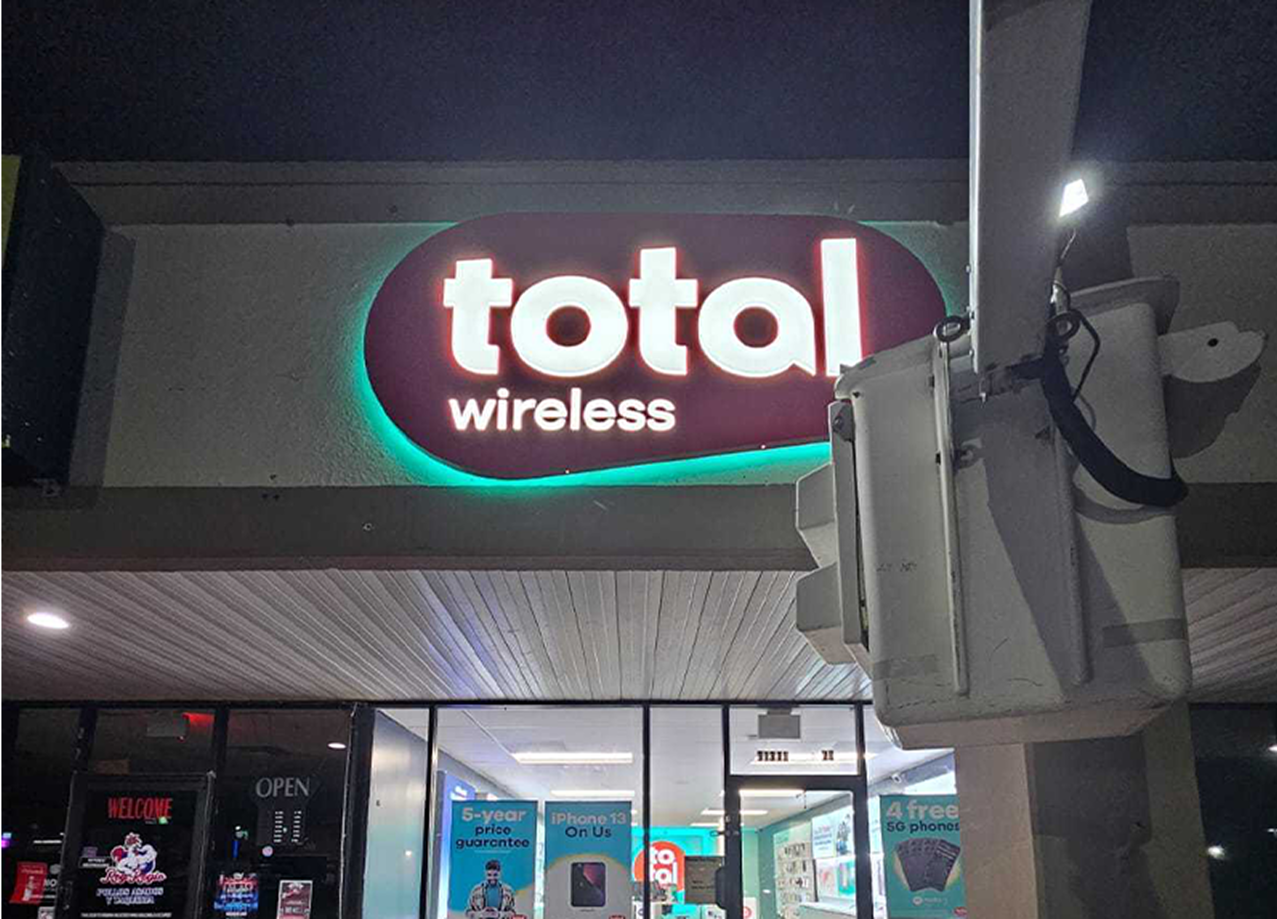 Total-Wireless_NIGHT